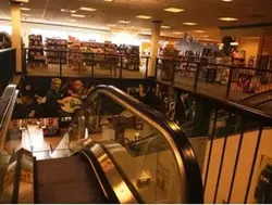 tuscan mall vibe