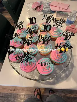 sis bday cupcakes!!
