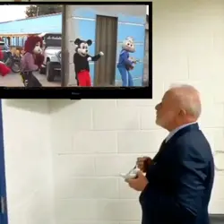 Lula assistindo tv