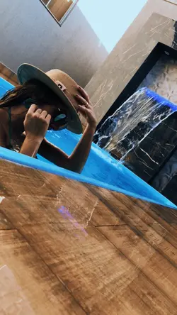 Pulei na piscina 💦