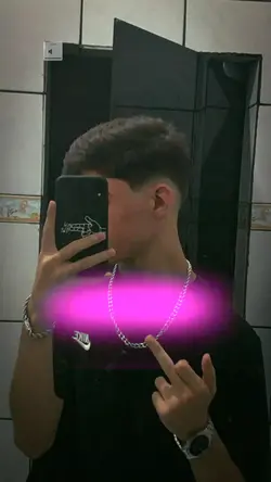 kikando e me olhando