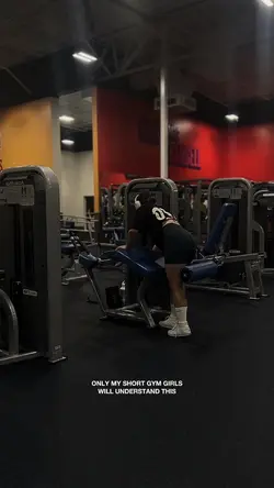 Short gym girlies