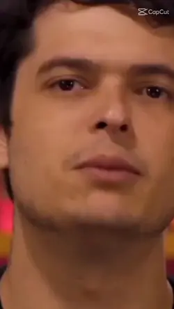 modelo engraçado