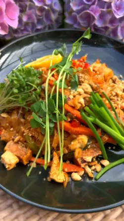 VEGAN PHAD THAI 