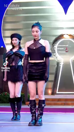 jihyo 😋😋