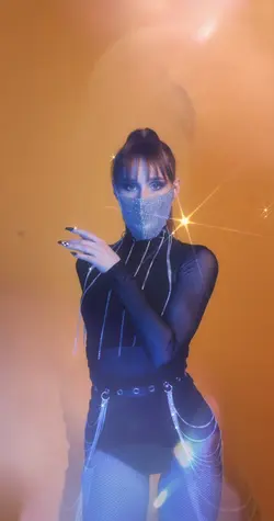 Modeling poses 