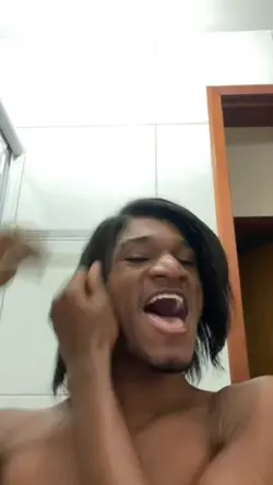 olha o cabelo da gat