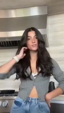 CHARLI DAMELIOOO