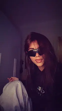 White tee