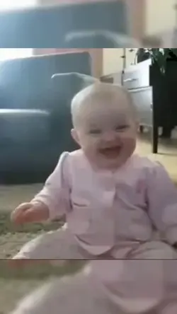 BEBÊ RINDO