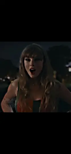 TAYLOR SWIFT! 