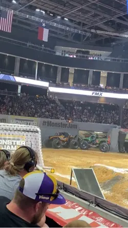Monster trucks 