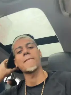 ela escuta acústico