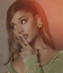Ariana Grande Edit