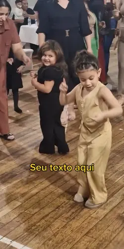 garotinha dançando 