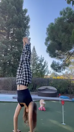 Fyp|HANDSTAND😋