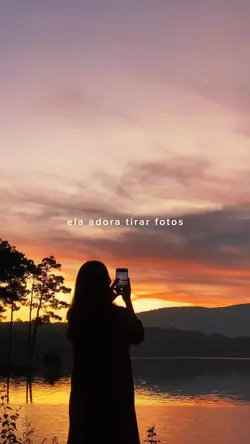 Ela ama tirar 📷