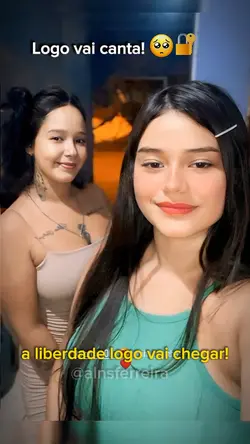 Lili vai cantar mana