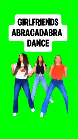 GIRLFRIENDS DANCING