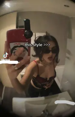 This style>>