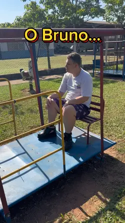 Aluno matando aula