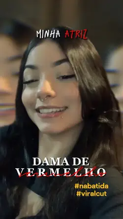 DAMA DE VERMELHO