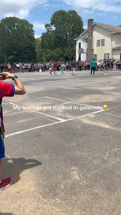 My poor teach😂