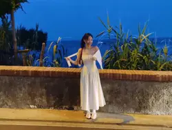 <3