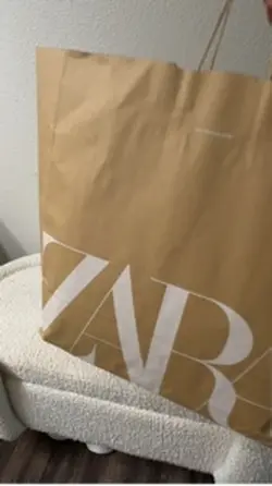 UGC unboxing Zara