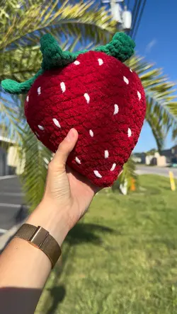 Giant Strawberry 