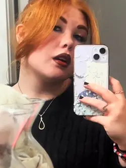 <3