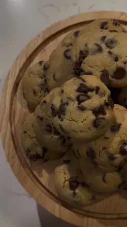 bake with me 🤎
