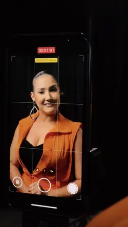 BACKSTAGE 