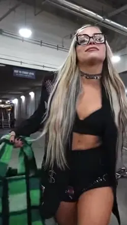 Watch her 🔥