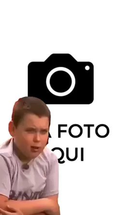 Menino reclamando kk