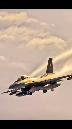 F-16 desfilando air