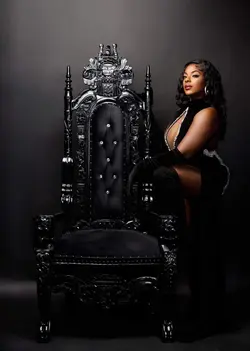 A Queens Throne. 