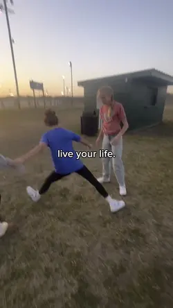 livelaughlovesza