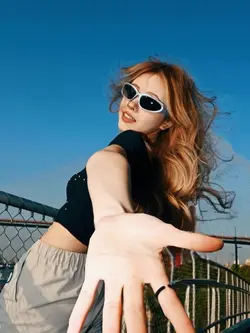 5 photos