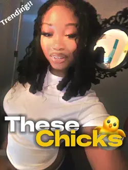 These chicks flash🔦🐣
