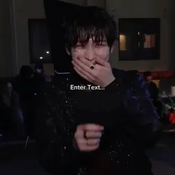 Sunoo laughing at J 