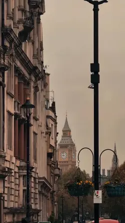 LONDON ★