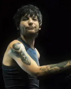 LOUIS TOMLINSON