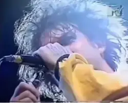 <3