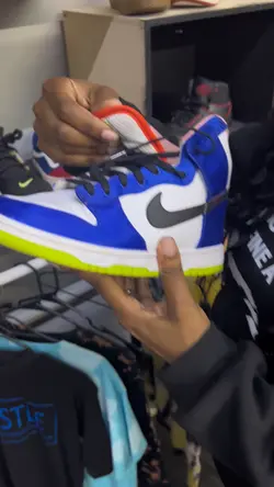 Shopping Sneakerhead