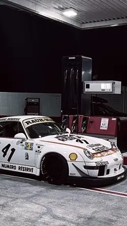 Porsche 𝕀 𝕊𝕡𝕪