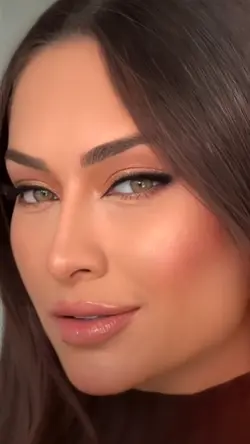 MAKEUP 