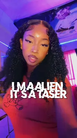 IM A ALIEN 👽 