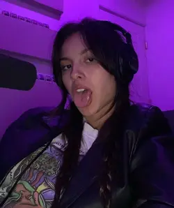 Olivia is prett