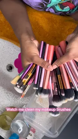 Makeup brushes 